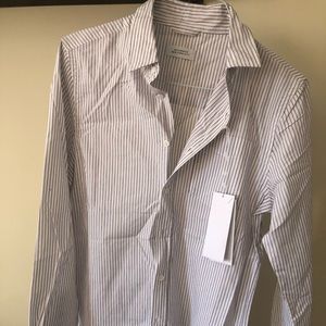 Saturday’s men’s striped shirt white